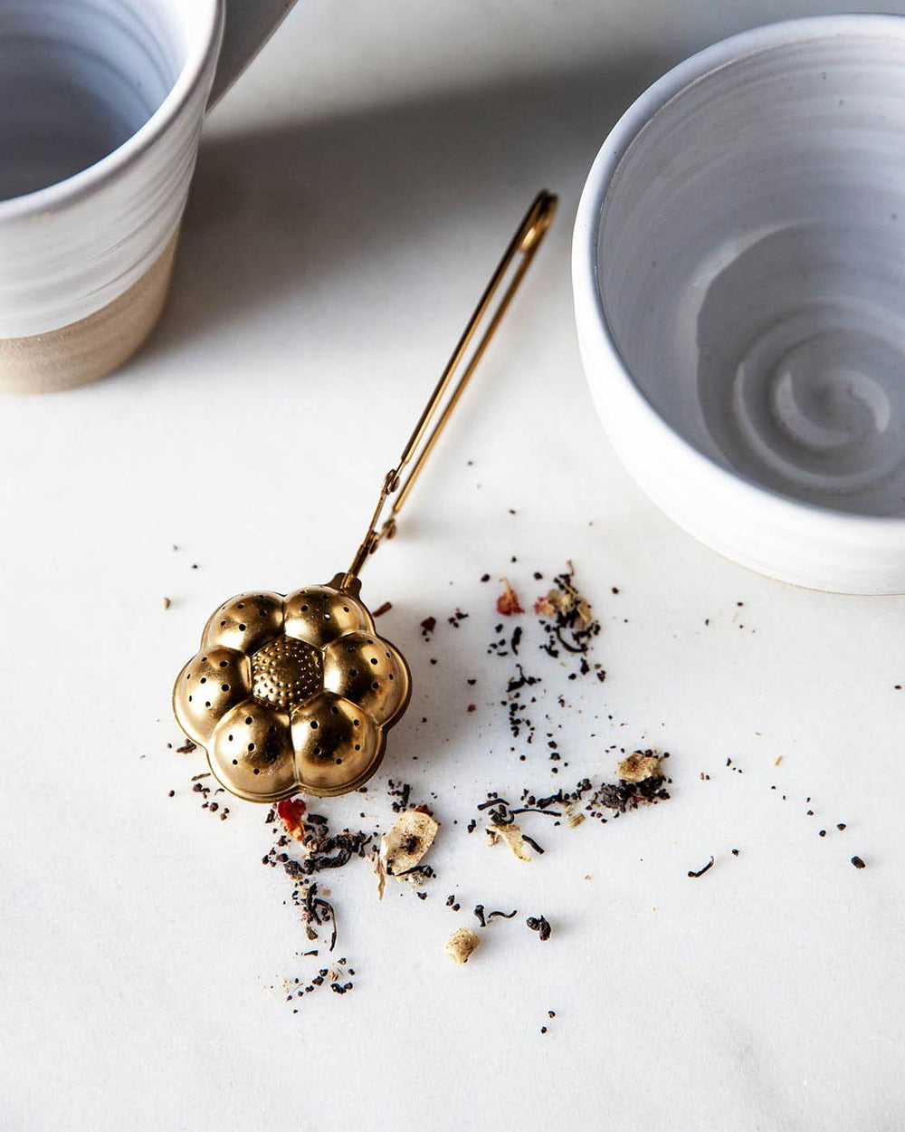 Pretty Tea Infusers Farmhouse Pottery - Gold Flower Tea Infusers