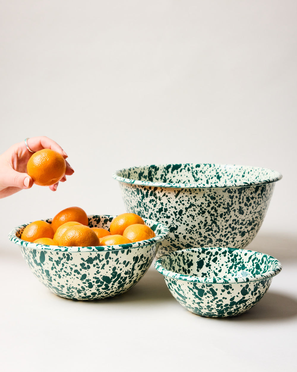 Spatter Enamelware Bowl (Full Set)