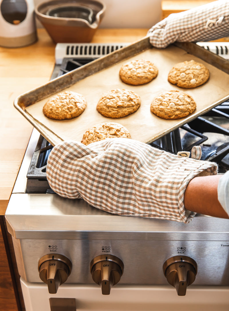 Farmhouse Gingham Oven Mitt