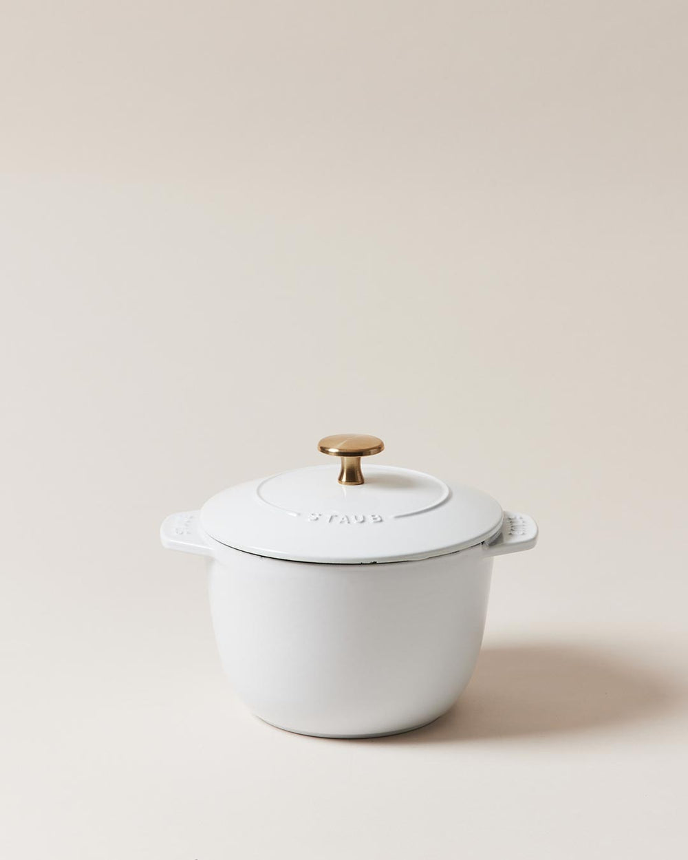 staub ホワイト　16cm Farmhouse Pottery - Staub Cast Iron Petite French Oven with Brass Knob